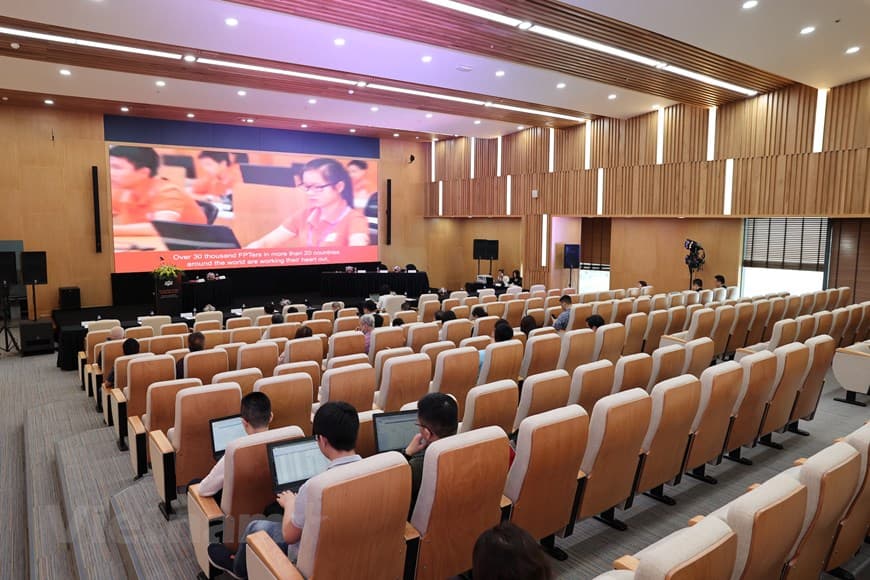 FPT Tower Modern Architecture